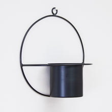 Cargar imagen en el visor de la galería, Mural circular negro + macetero metálico negro
