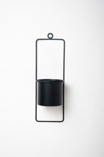 Cargar imagen en el visor de la galería, Mural rectángular negro WALL + macetero metálico negro
